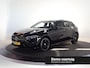 Mercedes-Benz A-klasse 250e Business Solution AMG | Trekhaak | Panoramaschuifdak | Stoelverwarming | Achteruitrijcamera | MULTIBEAM LED | 19"inch AMG velgen |