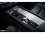 Volvo XC60 2.0 T8 Plug-in hybrid AWD R-Design | Luchtvering | Zwenkbare trekhaak | Panorama dak | Memory | Adaptieve cruise |