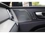 Volvo XC60 2.0 T8 Plug-in hybrid AWD R-Design | Luchtvering | Zwenkbare trekhaak | Panorama dak | Memory | Adaptieve cruise |