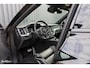 Volvo XC60 2.0 T8 Plug-in hybrid AWD R-Design | Luchtvering | Zwenkbare trekhaak | Panorama dak | Memory | Adaptieve cruise |