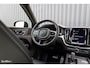 Volvo XC60 2.0 T8 Plug-in hybrid AWD R-Design | Luchtvering | Zwenkbare trekhaak | Panorama dak | Memory | Adaptieve cruise |