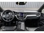 Volvo XC60 2.0 T8 Plug-in hybrid AWD R-Design | Luchtvering | Zwenkbare trekhaak | Panorama dak | Memory | Adaptieve cruise |