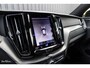 Volvo XC60 2.0 T8 Plug-in hybrid AWD R-Design | Luchtvering | Zwenkbare trekhaak | Panorama dak | Memory | Adaptieve cruise |