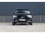 Volvo XC60 2.0 T8 Plug-in hybrid AWD R-Design | Luchtvering | Zwenkbare trekhaak | Panorama dak | Memory | Adaptieve cruise |