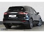 Porsche Cayenne 3.0 E-Hybrid Platinum Edition | Sport chrono Lucht Keramisch PDLS 360 Trekh. ACC Pano