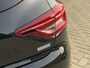Renault Clio 1.6 E-Tech Hybrid 140pk Initiale Automaat | SUMMER DEALS | Climate control | Navigatie | Leer | Winterpack | 17" Lm velgen | Parkingpack