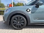 MINI Countryman Mini Cooper SE 220 pk ALL4 PHEV Sportstoelen Carplay Stoelverwarming Zwarte Velgen Led Koplampen Union Jack Achterlichten Parkeersensoren achter Sage Green Metallic Plug In Hybride LCI Facelift Super nette staat !