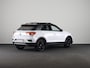 Volkswagen T-Roc 1.5 TSI Sport 150 pk Automaat (DSG) | Navigatie via App | Panoramadak | Parkeersensoren | Black Style pakket | Stoelverwarming |