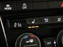 Volkswagen T-Roc 1.5 TSI Sport 150 pk Automaat (DSG) | Navigatie via App | Panoramadak | Parkeersensoren | Black Style pakket | Stoelverwarming |