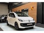 Volkswagen Up! 1.0 High up! 91DKM | Pano | LEER | Airco | Cruise