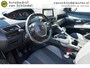 Peugeot 3008 1.2 PureTech TREKHAAK - NIEUWE DISTRIBUTIE - CAMERA - NAVI - PARKEERSENSOREN V+A - CARPLAY / ANDROID - 17 INCH LMV - CRUISE - CLIMA - 4X MICHELIN ALLSEASON - ELEKTR INKLAPB. SPIEGELS - HELE NETTE STAAT!