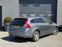 Volvo V60 2.0 D2 R-Design | Navigatie | Climate Control | Stoelverwarming | Trekhaak |