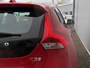 Volvo V40 1.5 T3 152PK Geartronic R-Design | Navigatie | Adaptive Cruise | Camera | Trekhaak 1500 kg | Stoelverwarming voor & achter | KeyLess |