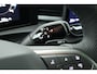 Volkswagen T-Roc 1.5 eTsi 150pk DSG R-Line First Edition Trekhaak Camera Keyless Stoelverwarming Virtual Cockpit Carplay