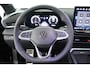 Volkswagen T-Roc 1.5 eTsi 150pk DSG R-Line First Edition Trekhaak Camera Keyless Stoelverwarming Virtual Cockpit Carplay
