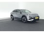 Volkswagen T-Roc 1.5 eTsi 150pk DSG R-Line First Edition Trekhaak Camera Keyless Stoelverwarming Virtual Cockpit Carplay