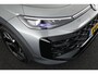 Volkswagen T-Roc 1.5 eTsi 150pk DSG R-Line First Edition Trekhaak Camera Keyless Stoelverwarming Virtual Cockpit Carplay