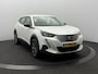 Peugeot e-2008 EV Active Pack 50 kWh 3-Fase SOH 94,3% | Led | Stoelverwarming | Camera | Carplay&Android | Navigatie