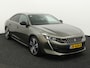 Peugeot 508 1.6 PureTech GT Line 1ste eigenaar, Apple Carplay/Android Auto, Cruise control, Voorstoelen verwarmd, Parkeersensor voor en achter, Volledig digitaal instrumentenpaneel Stijlvolle en sportieve Peugeot 508 1.6 PureTech GT Line uit 2019 met automaat en slechts 54.000 km. Deze luxe fastback combineert een krachtige 180 pk benzinemotor met soepel rijcomfort en e