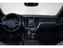 Volvo V60 T6 Recharge AWD Plus Dark - IntelliSafe Assist & Surround - 360º camera - Harman/Kardon audio - Verwarmde voorstoelen, stuur & achterbank - Parkeersensoren voor & achter - Elektr. bedienb. voorstoelen met geheugen - Semi elektr. inklapbare trekhaak - 18' LMV