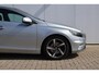 Volvo V40 2.0 T3 R-Design UNIEK! - Bomvolle auto!! - Standkachel - Adap. Cruise - Pano