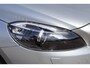 Volvo V40 2.0 T3 R-Design UNIEK! - Bomvolle auto!! - Standkachel - Adap. Cruise - Pano