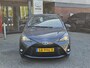 Toyota Yaris 1.5 Hybrid DESIGN NAVI CRUISE CLIMA CAMERA BLUETOOTH 15'' LM-VELGEN NL-AUTO