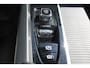 Volvo XC60 B5 250PK Automaat Momentum Exclusive Panoramisch schuif-kanteldak / Head-Up display / Semi elektrisch wegklapbare trekhaak / 19" lichtmetalen velgen / 360 graden rondomzicht camera