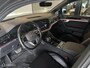Volkswagen Touareg 3.0 TSI Hybrid R-Line | Pano | Luchtvering | Head-Up | Trekhaak
