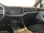 Volkswagen Touareg 3.0 TSI Hybrid R-Line | Pano | Luchtvering | Head-Up | Trekhaak