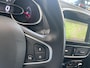 Renault Clio Estate 0.9 TCe Intens Airco - Achteruitrijcamera - Parkeersensor achter - Navigatie - Cruise control - Dakrails - Licht metalen velgen 16 inch - Led verlichting - Elektrische ramen - Keyless entry/ start - Bluetooth - Stuur multifunctioneel - Stuur leder - Radio
