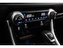 Toyota RAV4 2.5 Hybrid AWD Black Edition | Panoramadak | Trekhaak | Navigatie | Leder | JBL | Dodehoek detectie | 360 camera | BearLock | Apple Carplay / Android Auto | Stoelverwarming | 19 inch