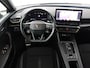 CUPRA Leon 1.4 eHybrid VZ | SOH 93,4% | Stoelverwarming | Trekhaak | Adaptive cruise | Carplay | Navigatie | Sfeerverlichting | Stuurverwarming | 19'' | Parkeerhulp | Climate control | Half leder | Sportstoelen | PHEV | Plug In
