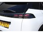 Peugeot e-2008 EV Allure Avantage 54 kWh | Fase 3 laden | Navigatie | Camera voor + achter | Apple carplay | Adaptieve cruise control |