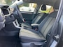 Volkswagen T-Roc 1.0 TSI 110pk Life / Navigatie by APP / LM 16 inch / Digital cockpit / Park Assist / LED Garantie tot 31-07-2027 max 100.000km