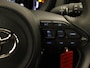 Toyota Aygo X 1.0 VVT-i MT Envy - ORIGINEEL NEDERLANDSE AUTO - PARKEERSENSOREN VOOR EN ACHTER - DRAADLOZE TELEFOONLADER - ADAPTIVE CRUISE CONTROL - NAVIGATIE - APPLE CARPLAY/ANDROID AUTO