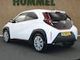 Toyota Aygo X 1.0 VVT-i MT Play - ORIGINEEL NEDERLANDSE AUTO - UNIEKE EXTERIEUR EN INTERIEUR ACCENTEN - AIRCO - ADAPTIEVE CRUISE CONTROL - CAMERA - LAGE KM STAND - BLUETOOTH- APPLE CARPLAY/ ANDROID AUTO
