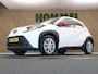 Toyota Aygo X 1.0 VVT-i MT Play - ORIGINEEL NEDERLANDSE AUTO - UNIEKE EXTERIEUR EN INTERIEUR ACCENTEN - AIRCO - ADAPTIEVE CRUISE CONTROL - CAMERA - LAGE KM STAND - BLUETOOTH- APPLE CARPLAY/ ANDROID AUTO