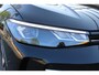 Volkswagen Passat Variant 1.5 eHybrid 204pk Business DSG AUTOMAAT / Navigatie / Digital cockpit Pro / Head up display / Park Assist / Camera / Inklapb. trekhaak Garantie tot 14-05-2027 max 100.000km
