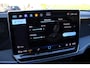 Volkswagen Passat Variant 1.5 eHybrid 204pk Business DSG AUTOMAAT / Navigatie / Digital cockpit Pro / Head up display / Park Assist / Camera / Inklapb. trekhaak Garantie tot 14-05-2027 max 100.000km