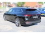 Volkswagen Passat Variant 1.5 eHybrid 204pk Business DSG AUTOMAAT / Navigatie / Digital cockpit Pro / Head up display / Park Assist / Camera / Inklapb. trekhaak Garantie tot 14-05-2027 max 100.000km
