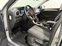 Volkswagen T-Roc 1.5 - 150PK TSI Oranje Edition Automaat | Navi | Camera | Apple CarPlay/Android Auto | Climate Control | Armsteun | Digital Cockpit | Adaptive Cruise Control | Licht Sensor | Lichtmetalen Velgen |