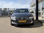 Volvo V70 1.6 T4 Nordic+ / Automaat / NL-Auto / Vol-Leder / Stoelverwarming / Cruise-Control / Standkachel / Trekhaak / Climate-Control / Elektr.-Achterklep / Radio-Bluetooth / Navi / PDC-Achter / 17'' LMV / ENZ.