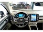 Volvo XC40 2.0 B4 145kW/198pk DCT7 Ultimate Dark Facelift! PANORAMADAK + GOOGLE DASHBOARD + HARMAN/KARDON + ADAPT.CRUISE + STOEL&STUURVERWARMING + NAPPALEER + STOEL-&STUURVERWARMING + LANE ASSIST + CAMERA + MATRIX LED + PARKSENSOREN + 19" LM-VELGEN!!
