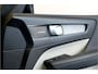 Volvo XC40 2.0 B4 145kW/198pk DCT7 Ultimate Dark Facelift! PANORAMADAK + GOOGLE DASHBOARD + HARMAN/KARDON + ADAPT.CRUISE + STOEL&STUURVERWARMING + NAPPALEER + STOEL-&STUURVERWARMING + LANE ASSIST + CAMERA + MATRIX LED + PARKSENSOREN + 19" LM-VELGEN!!