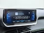 Peugeot e-2008 GT-Line EV50kWh Soh 93% 360Camera Navi Apple Carplay Android Ecc Cruise Control Keyless 1/2Leer Pdc DAB+ Bluetooth Led Connected services Verkeersbord detectie Usb PrivacyGlass 17''LM Regensensor Led Verkeersbord detectie