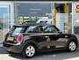 MINI Cooper 1.5 Business | NAP | Navigatie | Cruise Control | Airco | Parkeersensoren | Lichtmetaal |