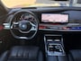 BMW 7-Serie 750e xDrive | Bowers & Wilkins | 360 | SkyLounge | Leder | Trekhaak | Rolscherm | Achterwielbestuuring |