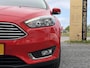 Ford Focus 1.0 Titanium Navi,125pk,Trekhaak,Dealer Onderhouden,Pdc V+A,6 Bak,N.A.P,Clima,Cruise,Nieuwe Apk bij Aflevering