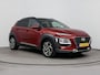 Hyundai Kona 1.6 GDI HEV PREMIUM | TWO TONE | TREKHAAK | LEDER | NAVI | CLIMA | CRUISE ADAPT. | CAMERA | 18'' LM VELGEN | M+S BANDEN | APPLE CAR PLAY & ANDROID AUTO | STOEL- & STUURVERWARMING |